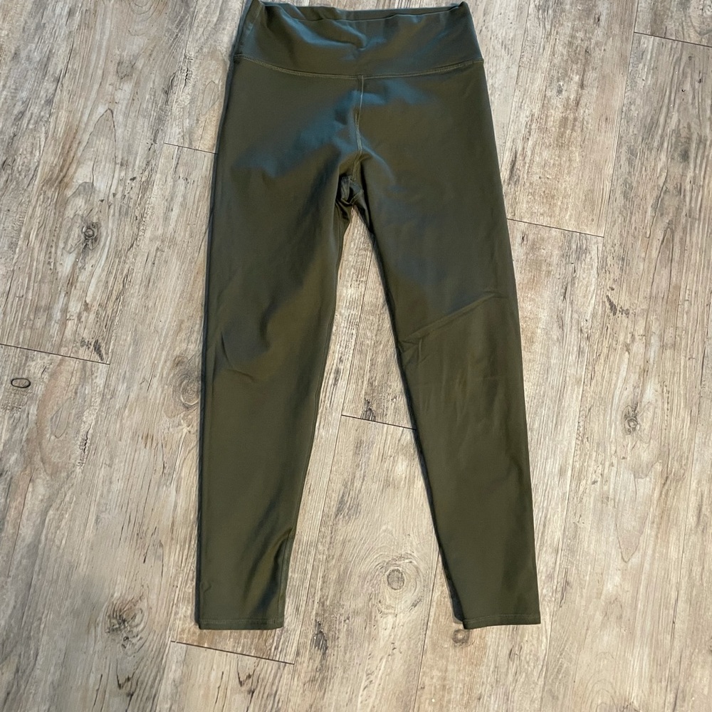 Green leggings